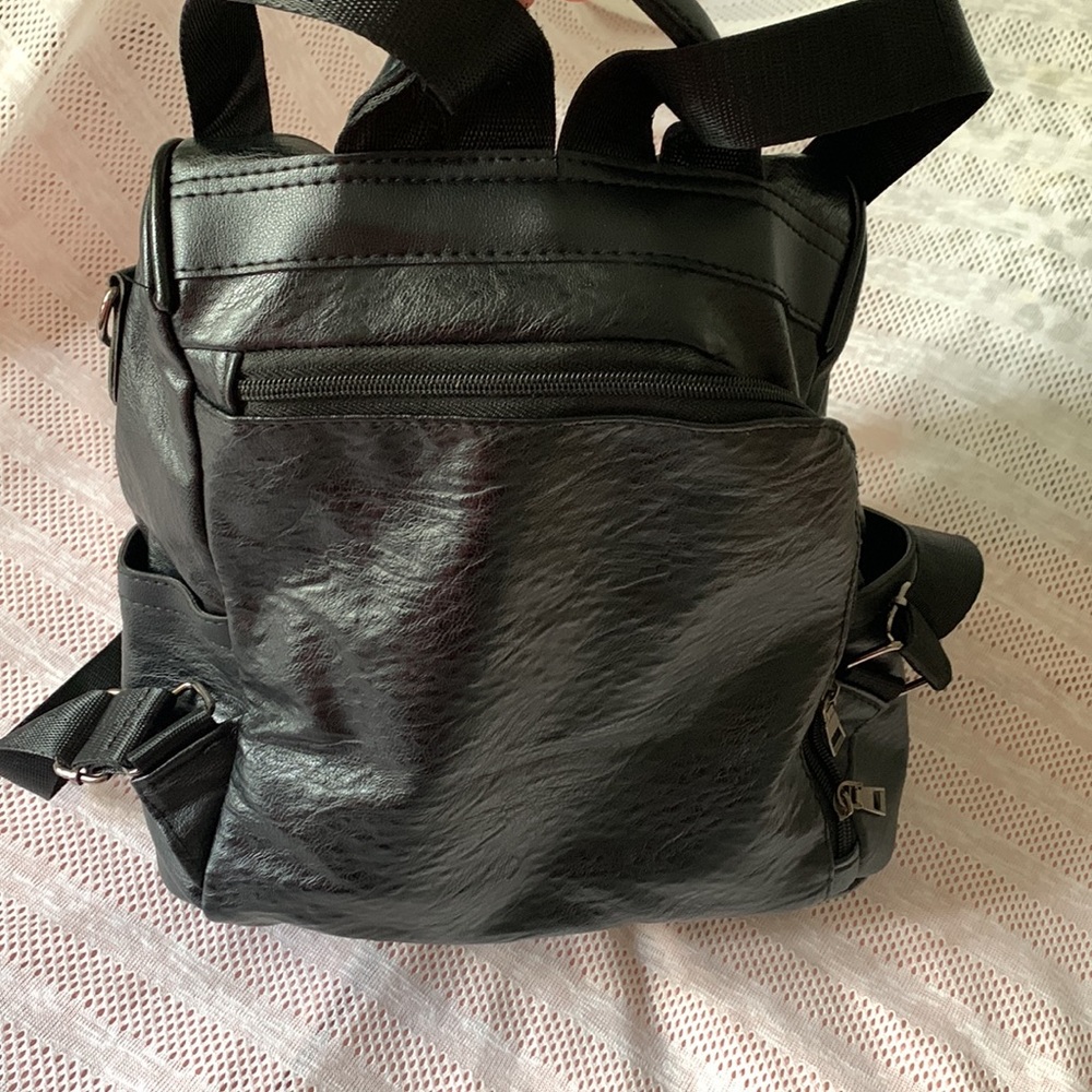Backpack - Picture 2 of 5